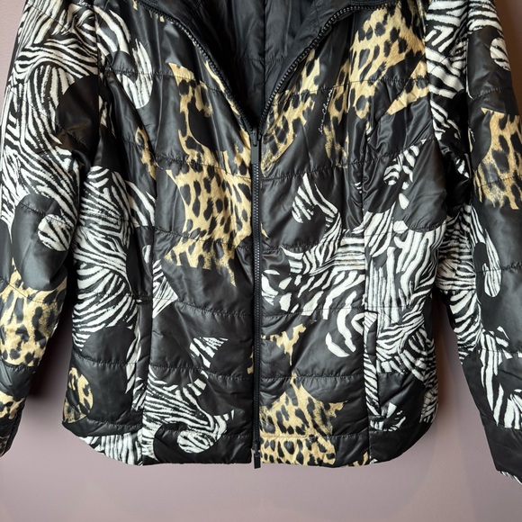 Chico’s Zenergy Reversible Animal Print/Black Puffer Jacket - Picture 7 of 10